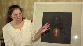 Омская жительница сделала уникальную картину, светящуюся в темноте