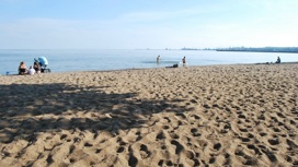 Пляжи Мариуполя принимают отдыхающих