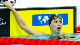 15-летняя пловчиха выиграла золото чемпионата мира