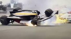 Авария на "Формуле-1": болид несколько раз перевернулся, но пилот выжил