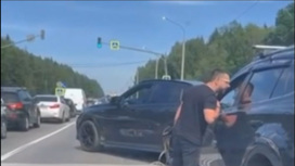 На Киевском шоссе водители решили выяснить, кто главный на дороге