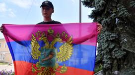 Над Харьковской ВГА поднят флаг с двуглавым орлом