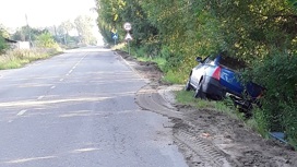 Иномарка пьяной автомобилистки в Ивановской области вылетела на обочину
