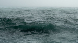 В Анапе запретили купаться в море из-за шторма