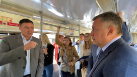 Игорь Кобзев и  Руслан Болотов провели рабочее совещание в трамвае