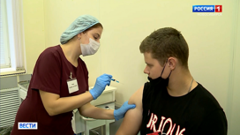 В Новосибирской области подростки проходят вакцинацию от COVID-19 перед началом учебы