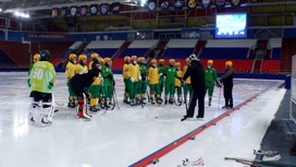 Спустя две недели архангельская хоккейная команда "Водник" вернулась на большой лед