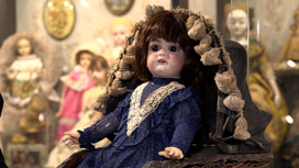 Жительница Ярославля коллекционирует антикварные куклы