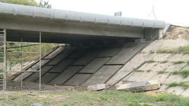 В Даниловском районе завершается ремонт моста через реку Рысь