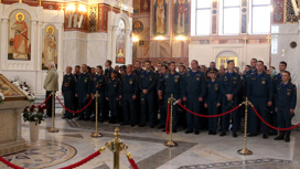 Волгоградские сотрудники МЧС побывали на молебне в храме Александра Невского