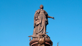 В Одессе решили пока не сносить памятник Екатерине II