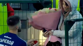 Футболист сделал предложение девушке во время матча "Оренбург"  – "Сочи"