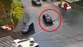 Внедорожник проехал на красный свет и сбил двух пешеходов