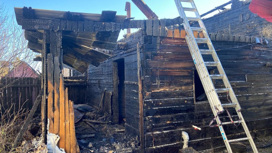 Ночной пожар в Свободном уничтожил две бани и гаражи