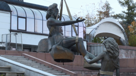 В Красноярске фонтан "Реки Сибири" лишился 8-ми статуй
