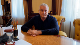 Аксенов порекомендовал Киеву "внимательно слушать" Путина