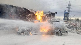 Бензовоз вспыхнул у автосервиса в Новой Москве