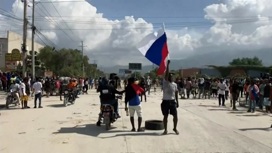 Гаитяне требуют отставки премьера