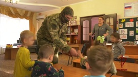 Росгвардейцы провели в Луганске гуманитарную акцию для воспитанников детдома
