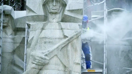 В Вильнюсе сносят крупнейший мемориал павшим советским солдатам