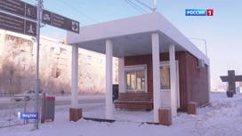 Вандалы крушат теплые остановки в Якутске