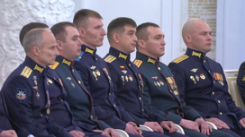 Десять солдат и офицеров получили высшую награду