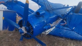На аэродроме в Ставропольском крае сильный ветер перевернул Ан-2