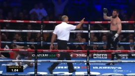 Россиянин Артур Бетербиев защитил титул чемпиона мира по боксу