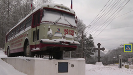 Крым замело снегом, но местные жители этому рады