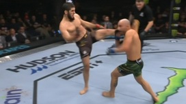 Махачев победил Волкановски в главном бою UFC 284