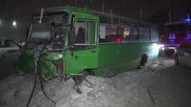 Пять человек пострадали накануне в автомобильной аварии на Полевском тракте