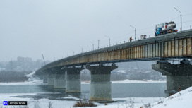 Время работы светофора на Коммунальном мосту со стороны поселка Черная речка увеличено на выходные