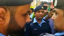 Полиция Пакистана приехала к бывшему премьеру, чтобы его арестовать