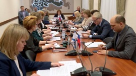 Кадровую политику в сфере образования обсудили в областном Собрании