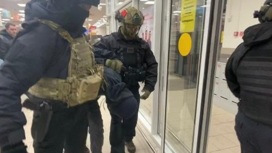 СКР показал кадры допроса захватившего заложников в продуктовом магазине