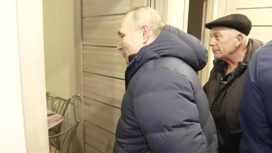 "Извините, что неожиданно": Путин заглянул в гости к новоселам Мариуполя