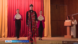 Модный показ "нетрадиционных" платьев устроили студенты вологодского колледжа
