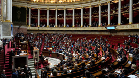 Во Франции решается судьба правительства