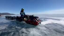 "Байкал от края до края" — почти месяц провели в пути на льду озера участники экспедиции на мотобуксировщиках