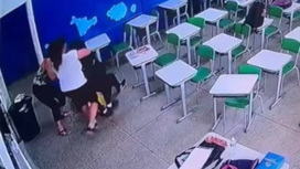 Бразильский подросток напал в школе с ножом на учителей