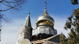 Золотые купола: строители из ЯНАО восстанавливают храм в Волновахе
