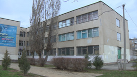 В Волжском родителей беспокоит двухлетний ремонт школы