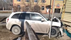 Автомобиль въехал в Ялуторовске в жилой дом