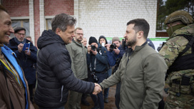Европейские политики приехали в Киев на фоне конфликта с верующими