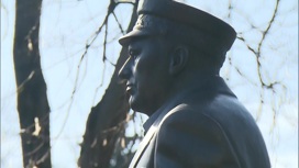 На могиле Жириновского установлен памятник