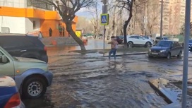 Несколько улиц в центре Тюмени затопило из-за порыва водовода