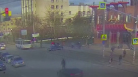 Водителя самоката сбил автомобиль в Екатеринбурге