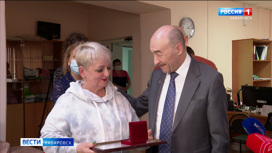 Главный трансплантолог страны Сергей Готье вручил медали хабаровским донорам почки