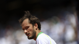 Медведев сенсационно выбыл с Roland Garros в первом круге