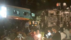 Около 180 человек пострадали при столкновении поездов в Индии